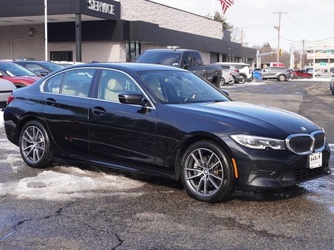 Used 2022 BMW 330i xDrive 330i xDrive w/ Driving Assistance Package image 2