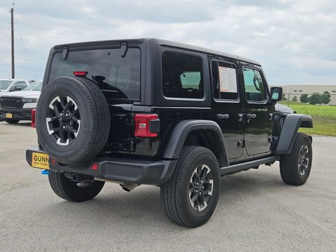 Used 2024 Jeep Wrangler Unlimited Rubicon 4xe AWD/4WD image 3
