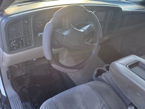 Used 2004 Chevrolet Tahoe LS image 13