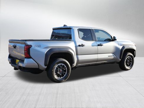 Certified 2025 Toyota Tacoma TRD Off-Road AWD/4WD image 8