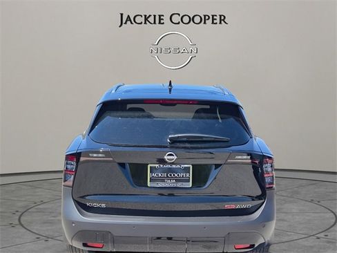 New 2025 Nissan Kicks SR image 4