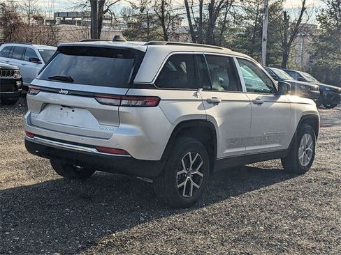 New 2025 Jeep Grand Cherokee Limited image 3