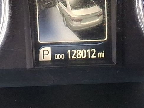 Used 2017 Toyota Camry LE image 22