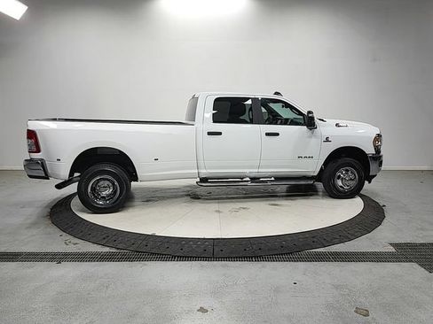 Used 2024 RAM 3500 Big Horn AWD/4WD image 8
