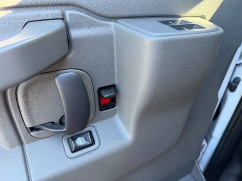 Used 2016 GMC Savana 2500 image 30