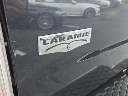 Used 2017 RAM 1500 Laramie AWD/4WD image 15