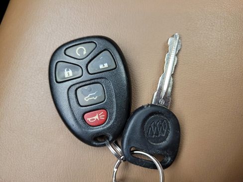 Used 2017 Buick Enclave Premium image 32