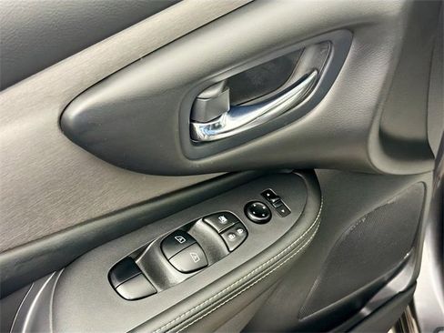 Used 2021 Nissan Murano SV image 17