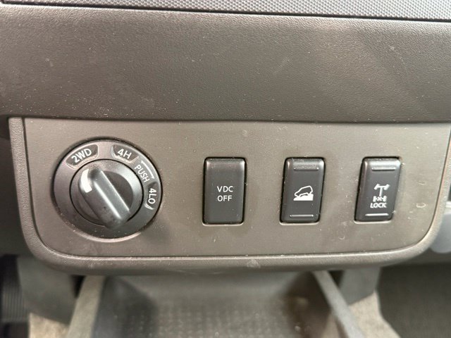 Used 2010 Nissan Xterra Off-Road AWD/4WD image 21