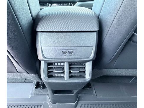 New 2026 Chevrolet Equinox LT w/ Convenience Package II FWD image 27