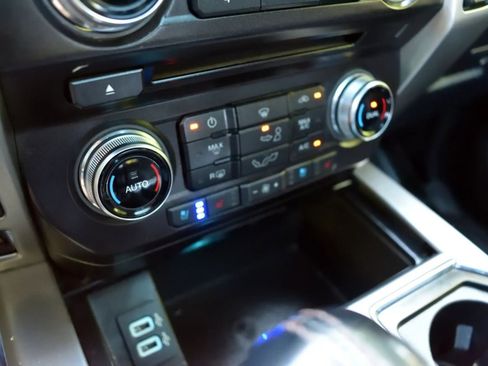 Used 2018 Ford F150 Platinum w/ Equipment Group 701A Luxury image 17