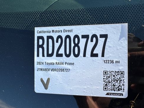 Used 2024 Toyota RAV4 SE w/ Weather & Moonroof Package AWD/4WD image 17