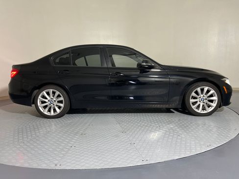 Used 2018 BMW 320i xDrive Sedan image 8