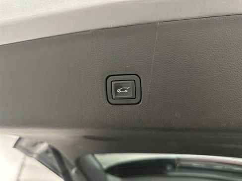 Used 2023 Chevrolet Traverse LT w/ LT Premium Package AWD/4WD image 28