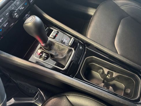 Used 2025 Jeep Compass Limited image 42