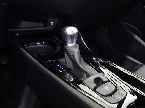 Used 2021 Toyota C-HR XLE image 26