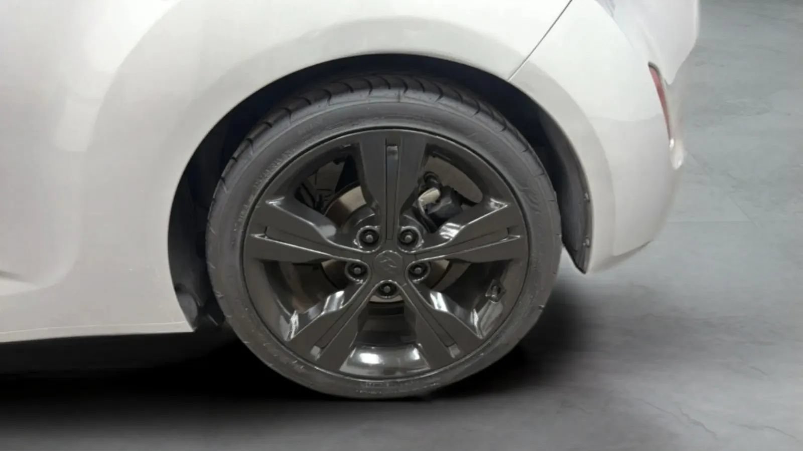 Used 2016 Hyundai Veloster w/ Option Group 03 FWD image 28