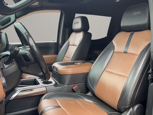 Used 2019 Chevrolet Silverado 1500 High Country w/ Technology Package image 9