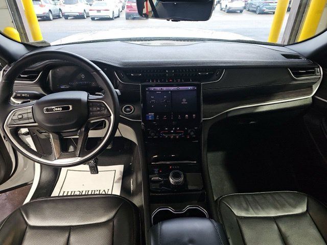 Used 2024 Jeep Grand Cherokee Limited w/ Luxury Tech Group II AWD/4WD image 11