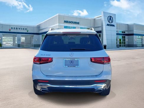 Used 2022 Mercedes-Benz GLB 250 image 5