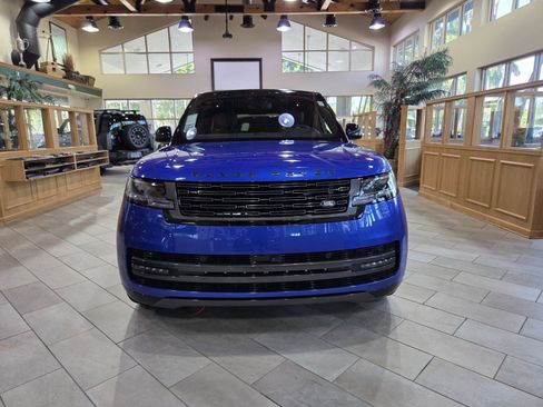 New 2025 Land Rover Range Rover Autobiography image 8