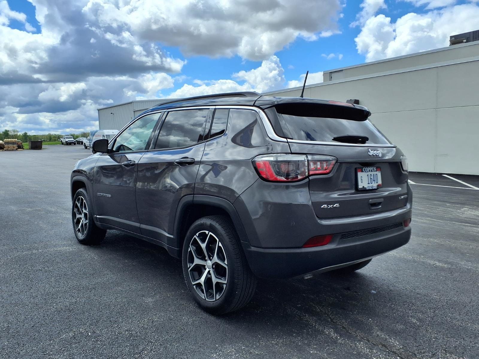 Used 2024 Jeep Compass Limited AWD/4WD image 7