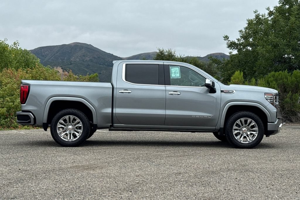Used 2024 GMC Sierra 1500 Denali w/ Technology Package AWD/4WD image 3