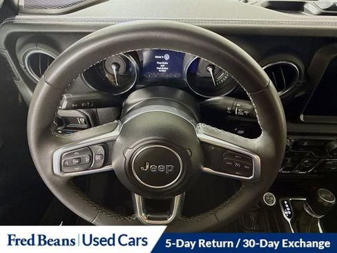 Used 2023 Jeep Wrangler Unlimited Sahara AWD/4WD image 17