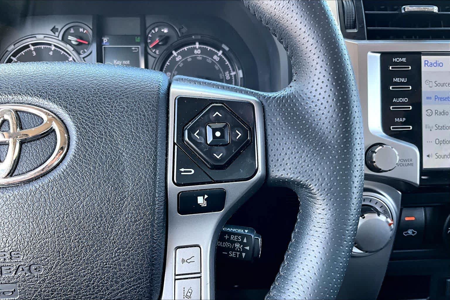 Used 2022 Toyota 4Runner SR5 Premium w/ Moonroof Package RWD image 23