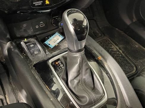 Used 2020 Nissan Rogue SV w/ Premium Package AWD/4WD image 9
