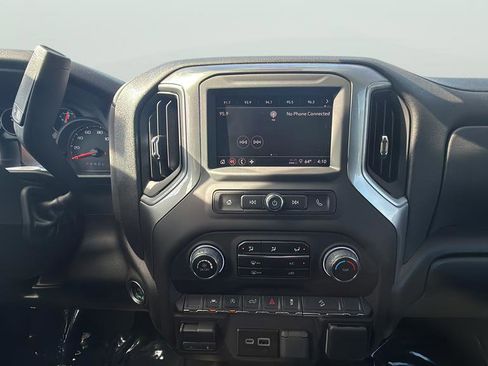 Used 2025 Chevrolet Silverado 1500 Custom Trail Boss w/ Dark Appearance Package AWD/4WD image 19
