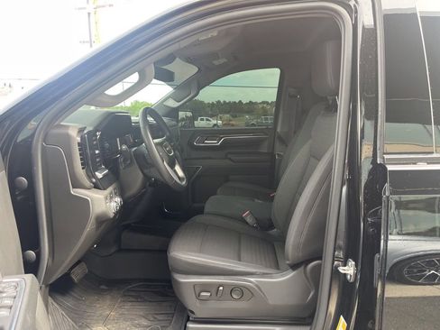 Used 2023 GMC Sierra 1500 Elevation w/ LPO, Elevation Black Package AWD/4WD image 9