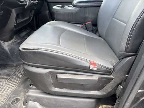 Used 2025 RAM 2500 Tradesman w/ Chrome Appearance Group AWD/4WD image 14