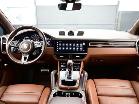 Used 2023 Porsche Cayenne Turbo image 19