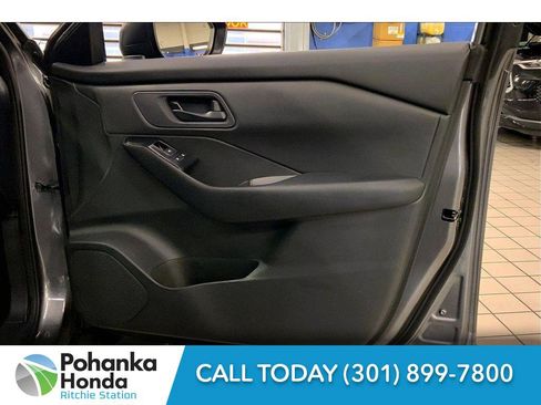 Used 2024 Nissan Rogue S image 26