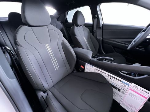 Used 2025 Hyundai Elantra Sport image 28