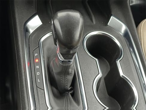 Used 2022 Chevrolet Traverse LT w/ LT Premium Package image 17