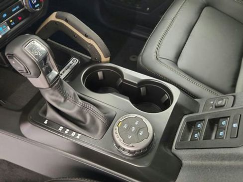 New 2025 Ford Bronco Badlands image 14