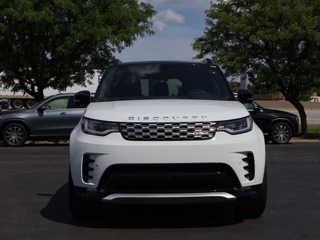 New 2026 Land Rover Discovery Limited Edition AWD/4WD image 2