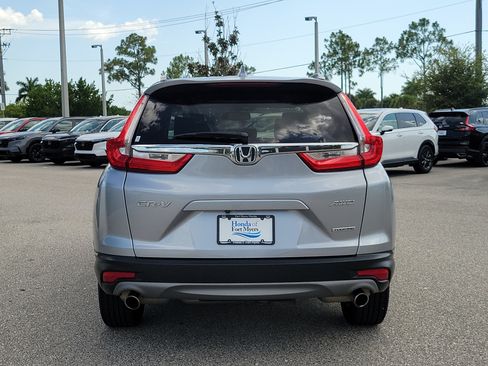 Used 2018 Honda CR-V Touring image 5
