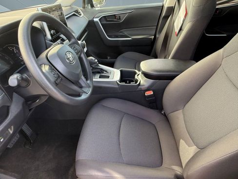 Used 2025 Toyota RAV4 LE image 5