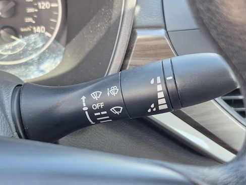 Used 2024 Nissan Altima 2.5 SV FWD image 32