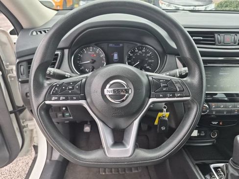 Used 2018 Nissan Rogue S FWD image 12