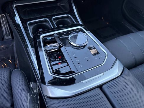 Certified 2025 BMW i7 eDrive50 w/ M Sport Package image 26