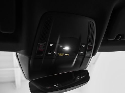 Used 2023 Porsche Taycan image 32