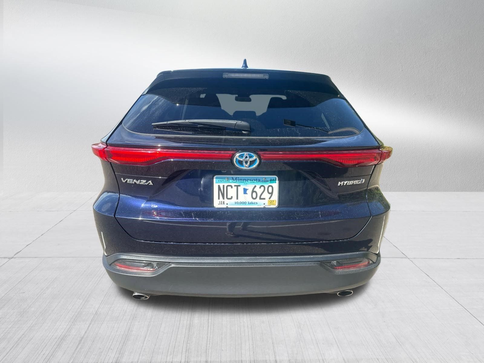 Used 2021 Toyota Venza LE w/ Carpet Mat Package (TMS) AWD/4WD image 3