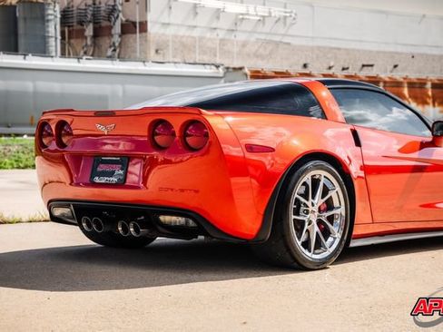 Used 2011 Chevrolet Corvette Z06 w/ Z06 Carbon Fiber Package RWD image 56