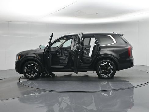 Used 2024 Kia Telluride S FWD image 41