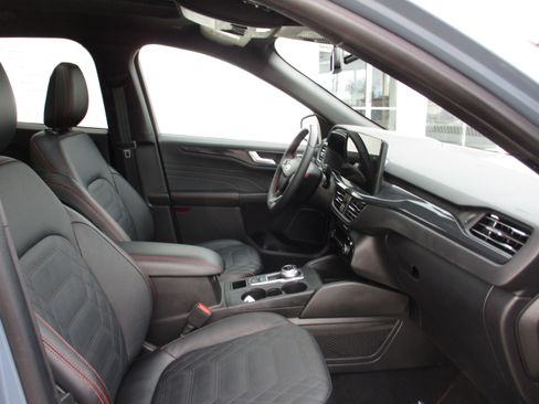 Used 2023 Ford Escape ST-Line Elite w/ Premium Technology Package image 28