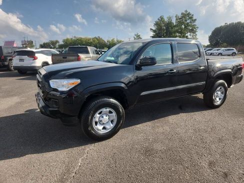 Used 2022 Toyota Tacoma SR AWD/4WD image 1